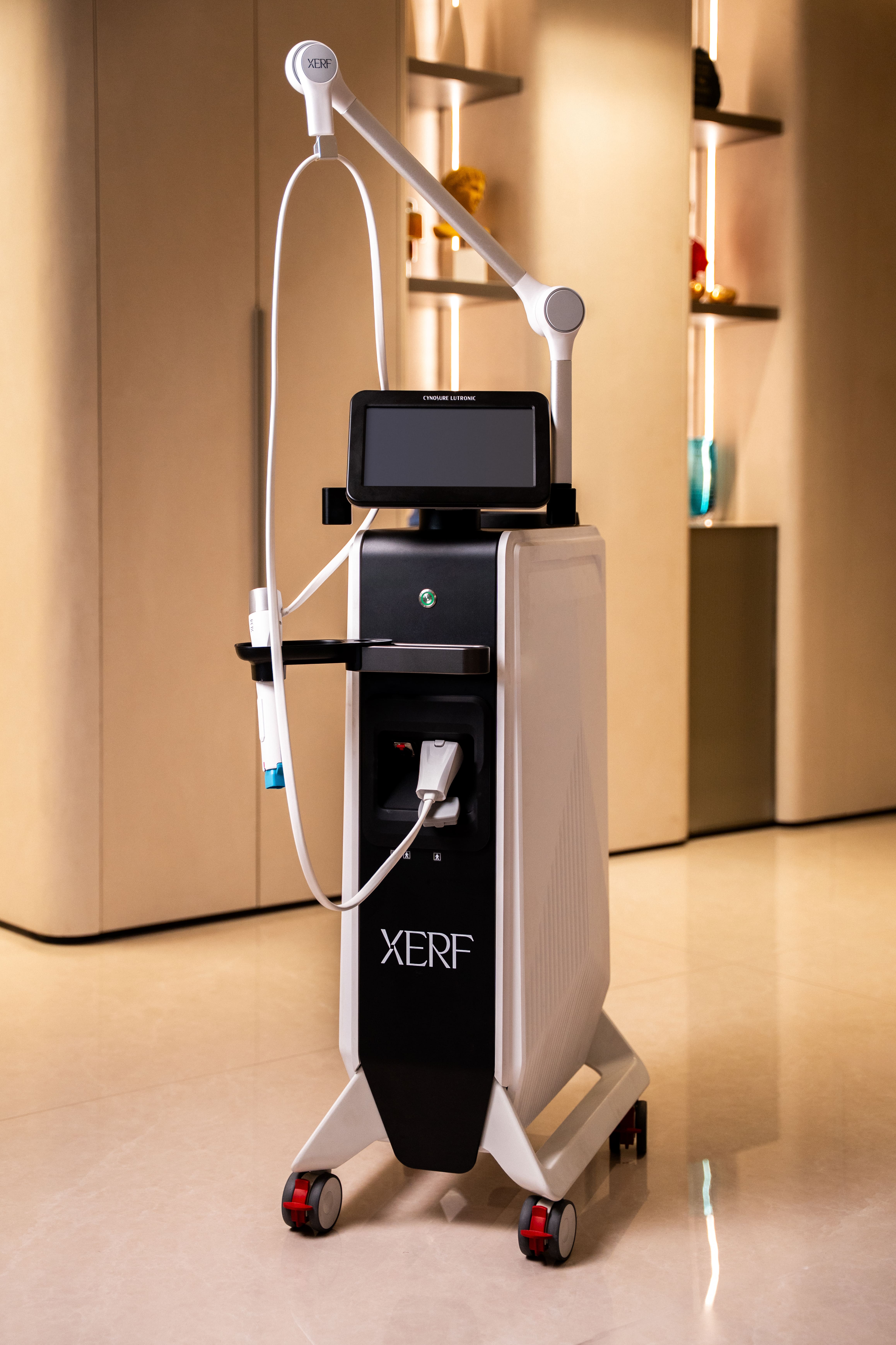 ● Non-surgical skin tightening treatment